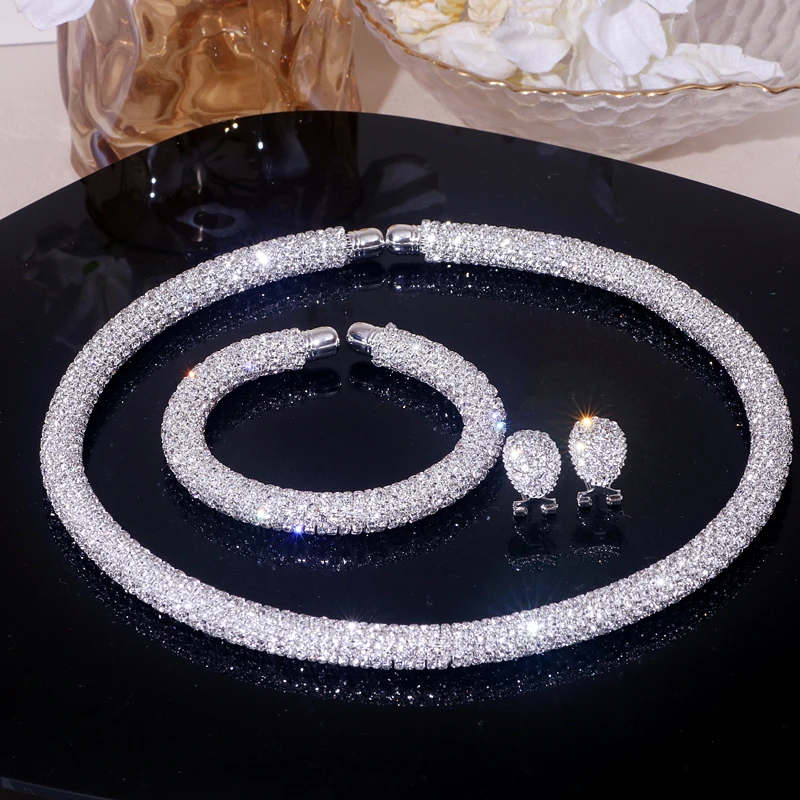 Neue Mode Strass Kragen Choker Halskette Für Frauen Übertrieben Einfache Große Klobige Kette Halskette Drehmomente Schmuck Zubehör Neue Mode Strass Kragen Choker Halskette Für Frauen Übertrieben Einfache Große Klobige Kette Halskette Drehmomente Schmuck Zubehör - Image 2