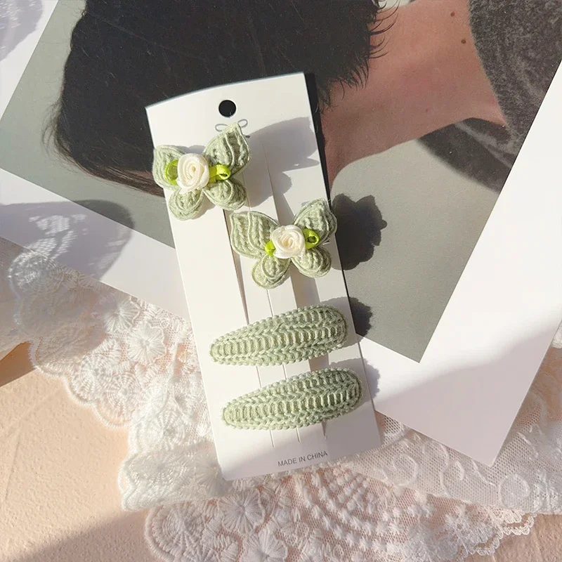 4 Stücke Süße Und Niedliche Kinder Haar Clip Wolle Stricken Kopfbedeckungen Handgemachte Häkeln Schmetterling Legierung Kinder Haarnadeln Großhandel 4 Stücke Süße Und Niedliche Kinder Haar Clip Wolle Stricken Kopfbedeckungen Handgemachte Häkeln Schmetterling Legierung Kinder Haarnadeln Großhandel - Image 26