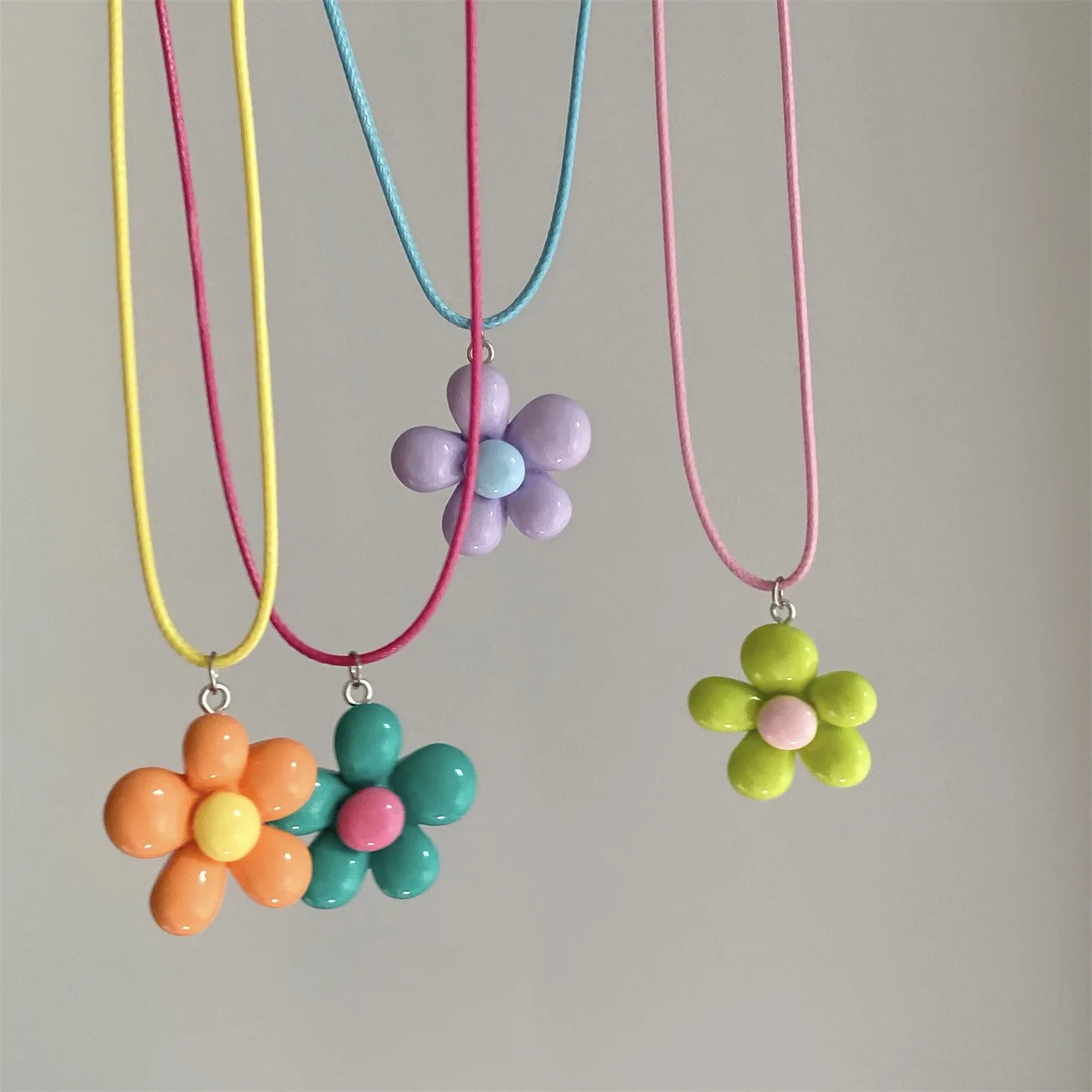 Lats Süße Bunte Blumen-Anhänger-Halskette Für Frauen Und Mädchen, Blumen-Design, Seilkette, Halsreifen, Modeschmuck, Geschenk Lats Süße Bunte Blumen-Anhänger-Halskette Für Frauen Und Mädchen, Blumen-Design, Seilkette, Halsreifen, Modeschmuck, Geschenk - Image 5