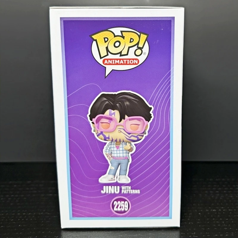 Funko Pop! Huntr/X K-Pop Dämonenjäger Jinu Mit Muster-Design Chase # 2259 Vinyl-Figur Anime Sammlerstück Modell Desktop-Ornament Geschenk Funko Pop! Huntr/X K-Pop Dämonenjäger Jinu Mit Muster-Design Chase # 2259 Vinyl-Figur Anime Sammlerstück Modell Desktop-Ornament Geschenk - Image 2