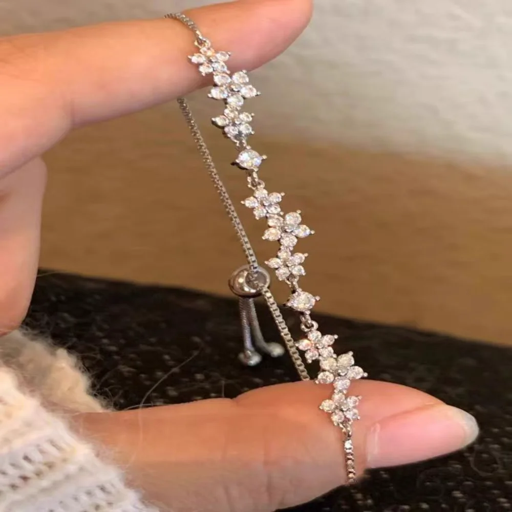 Armband Aus Zinklegierung, Funkelndes Zirkon-Blumenarmband, Handgefertigtes Armband Aus Legierung Für Den Täglichen Gebrauch, Modeaccessoire, Party Armband Aus Zinklegierung, Funkelndes Zirkon-Blumenarmband, Handgefertigtes Armband Aus Legierung Für Den Täglichen Gebrauch, Modeaccessoire, Party - Image 5