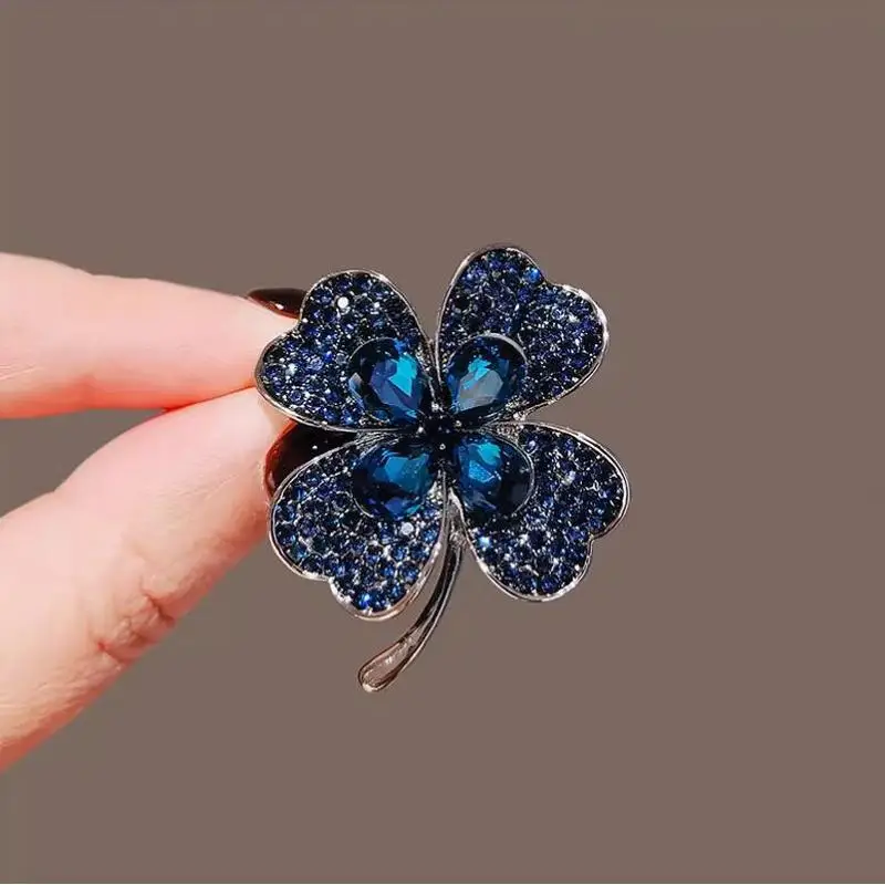 Blaue Farbe Strass Kleeblatt Broschen Für Frauen Dame Blume Party Anstecknadeln Geschenke Blaue Farbe Strass Kleeblatt Broschen Für Frauen Dame Blume Party Anstecknadeln Geschenke - Image 5