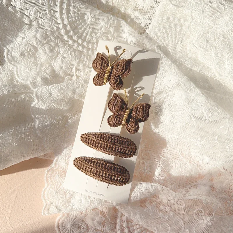 4 Stücke Süße Und Niedliche Kinder Haar Clip Wolle Stricken Kopfbedeckungen Handgemachte Häkeln Schmetterling Legierung Kinder Haarnadeln Großhandel 4 Stücke Süße Und Niedliche Kinder Haar Clip Wolle Stricken Kopfbedeckungen Handgemachte Häkeln Schmetterling Legierung Kinder Haarnadeln Großhandel - Image 18