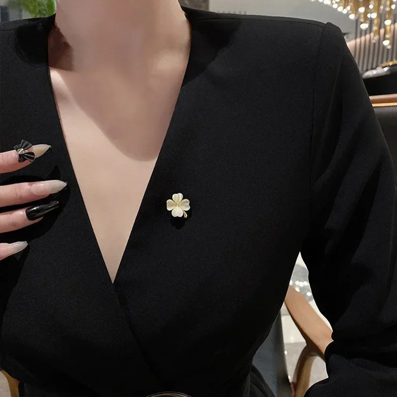 Mode Brosche Blume Bogen Broschen Für Frauen Pullover Mantel Kleidung Zubehör Metall Anti-Glare Revers Pin Feste Kleidung Pins Mode Brosche Blume Bogen Broschen Für Frauen Pullover Mantel Kleidung Zubehör Metall Anti-Glare Revers Pin Feste Kleidung Pins - Image 2