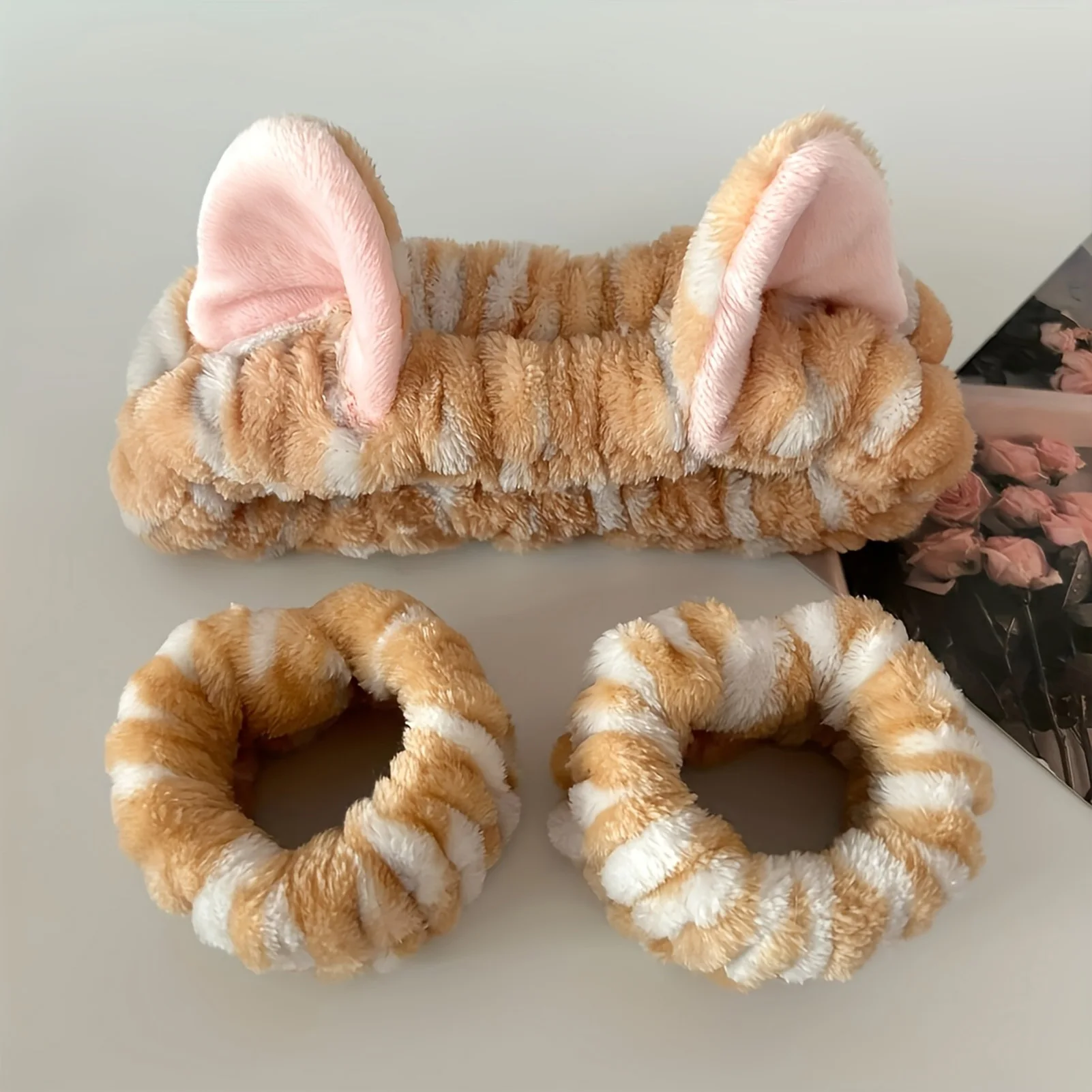 Niedliches Haarband mit Katzenohren und Armbändern, Plüsch-Stirnband zum Waschen des Gesichts, geeignet für Frauen und Männer, lässige Kopfbedeckung für zu Hause