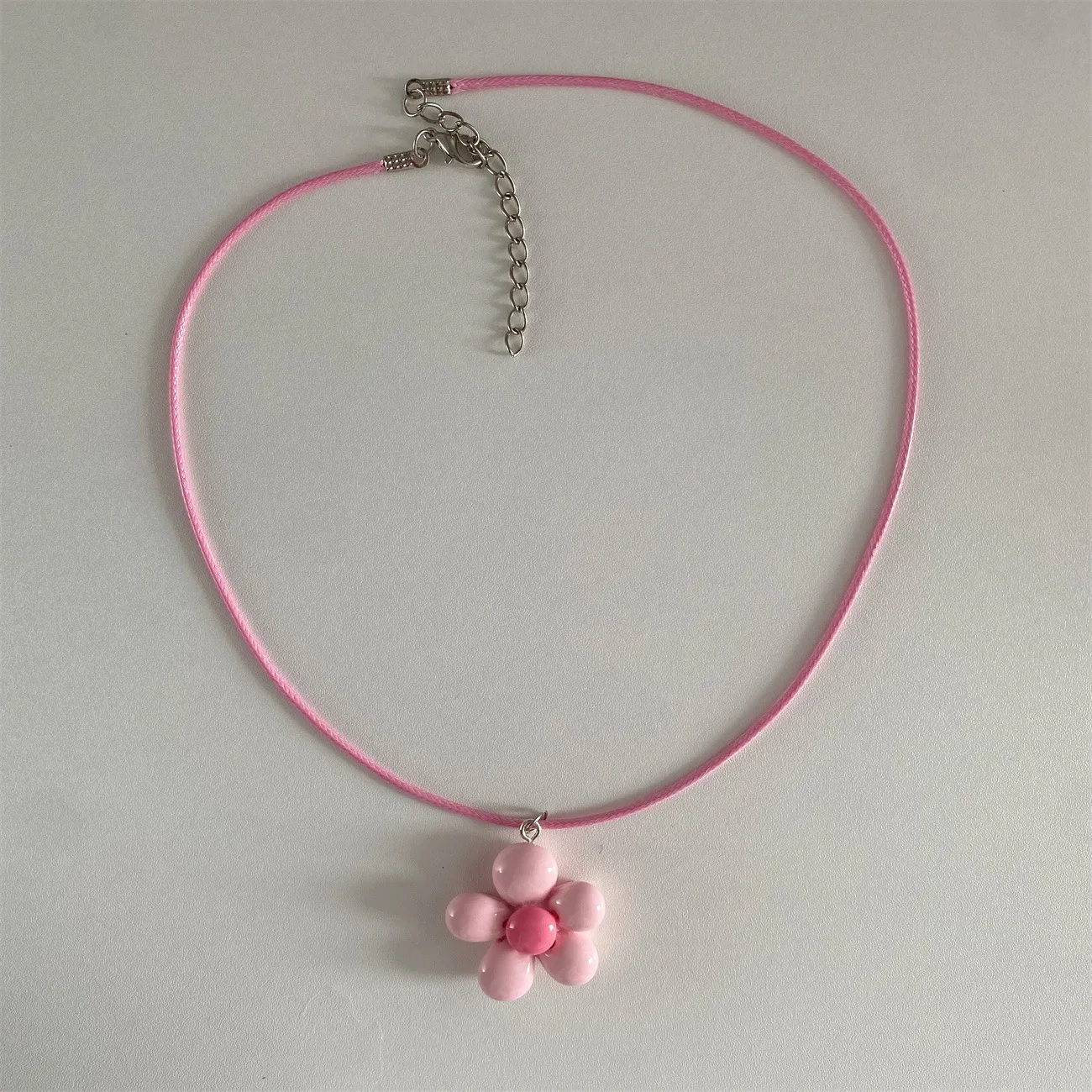 Lats Süße Bunte Blumen-Anhänger-Halskette Für Frauen Und Mädchen, Blumen-Design, Seilkette, Halsreifen, Modeschmuck, Geschenk Lats Süße Bunte Blumen-Anhänger-Halskette Für Frauen Und Mädchen, Blumen-Design, Seilkette, Halsreifen, Modeschmuck, Geschenk - Image 10