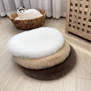 Luxuriöses, rundes Haustierbett aus Kaninchenfellimitat – superweiche, warme cremefarbene Katzen- und Hundematte, bequemer Schlaf und Umarmung