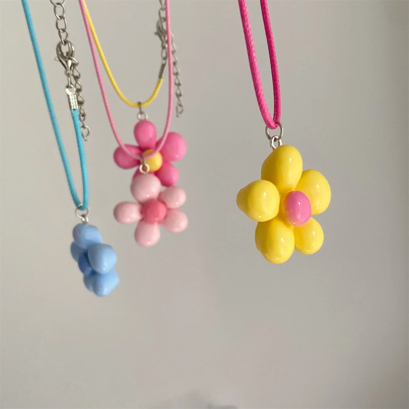 Lats Süße Bunte Blumen-Anhänger-Halskette Für Frauen Und Mädchen, Blumen-Design, Seilkette, Halsreifen, Modeschmuck, Geschenk Lats Süße Bunte Blumen-Anhänger-Halskette Für Frauen Und Mädchen, Blumen-Design, Seilkette, Halsreifen, Modeschmuck, Geschenk - Image 6
