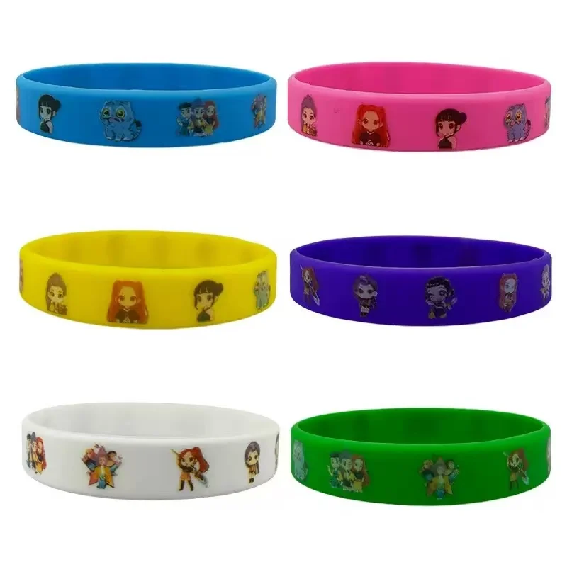 Heiße K-Pop Geburtstagsparty-Geschenke: Cartoon-Kinder-Geschenkset – Wiederverwendbarer Strohhalm, Stempelaufkleber, Armband, Schlüsselanhänger, Anstecknadel, Spielbelohnung, Souvenir Heiße K-Pop Geburtstagsparty-Geschenke: Cartoon-Kinder-Geschenkset – Wiederverwendbarer Strohhalm, Stempelaufkleber, Armband, Schlüsselanhänger, Anstecknadel, Spielbelohnung, Souvenir - Image 3