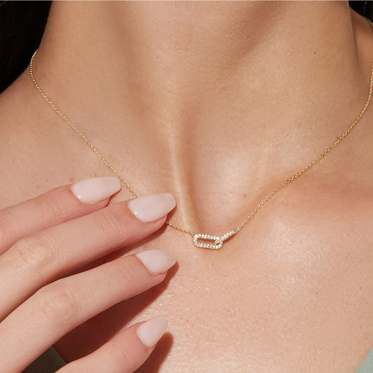 Gold Farbe Glänzenden Strass Doppel Kreis Anhänger Halskette Für Frauen Mädchen Schlüsselbein Halsband Mode Schmuck Geschenk Party Femme Gold Farbe Glänzenden Strass Doppel Kreis Anhänger Halskette Für Frauen Mädchen Schlüsselbein Halsband Mode Schmuck Geschenk Party Femme