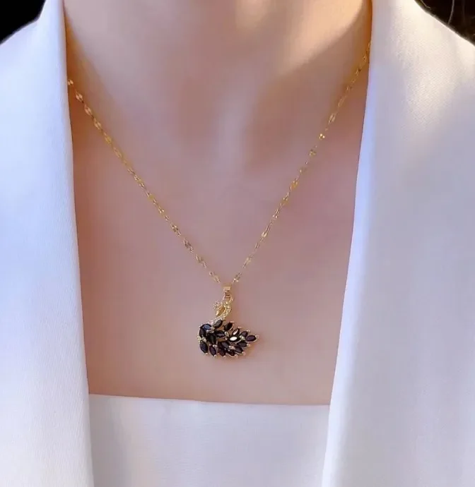 Neue Exquisite Voller Kristall Rosa Schwan Anhänger Halskette Für Frauen Luxus Gold Farbe Edelstahl Kragen Korea Schmuck Farbecht Neue Exquisite Voller Kristall Rosa Schwan Anhänger Halskette Für Frauen Luxus Gold Farbe Edelstahl Kragen Korea Schmuck Farbecht - Image 7
