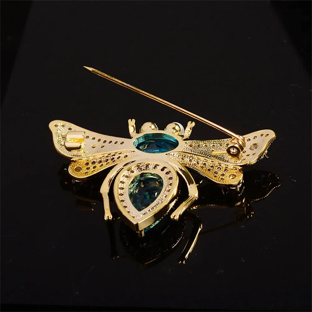 Hochwertige Grüne Kristall-Bienenbroschen Luxuriöse Strass-Insekten-Anstecknadeln Für Kragen Hut Schal Deko Modeschmuck Geschenke Hochwertige Grüne Kristall-Bienenbroschen Luxuriöse Strass-Insekten-Anstecknadeln Für Kragen Hut Schal Deko Modeschmuck Geschenke - Image 9