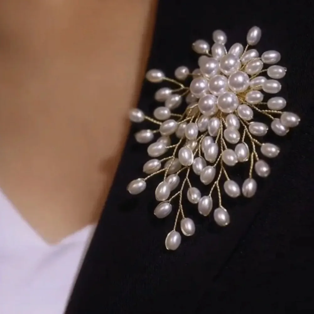 Modische Gewebte Brosche Mit Imitationsperlen, Anstecknadel, Zubehör Für Geschäftstreffen Und Partys, Eleganter Hochzeitsschmuck, Neu 2025, Modische Gewebte Brosche Mit Imitationsperlen, Anstecknadel, Zubehör Für Geschäftstreffen Und Partys, Eleganter Hochzeitsschmuck, Neu 2025,