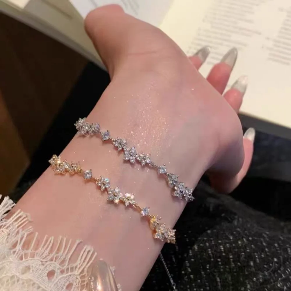 Armband Aus Zinklegierung, Funkelndes Zirkon-Blumenarmband, Handgefertigtes Armband Aus Legierung Für Den Täglichen Gebrauch, Modeaccessoire, Party Armband Aus Zinklegierung, Funkelndes Zirkon-Blumenarmband, Handgefertigtes Armband Aus Legierung Für Den Täglichen Gebrauch, Modeaccessoire, Party - Image 3