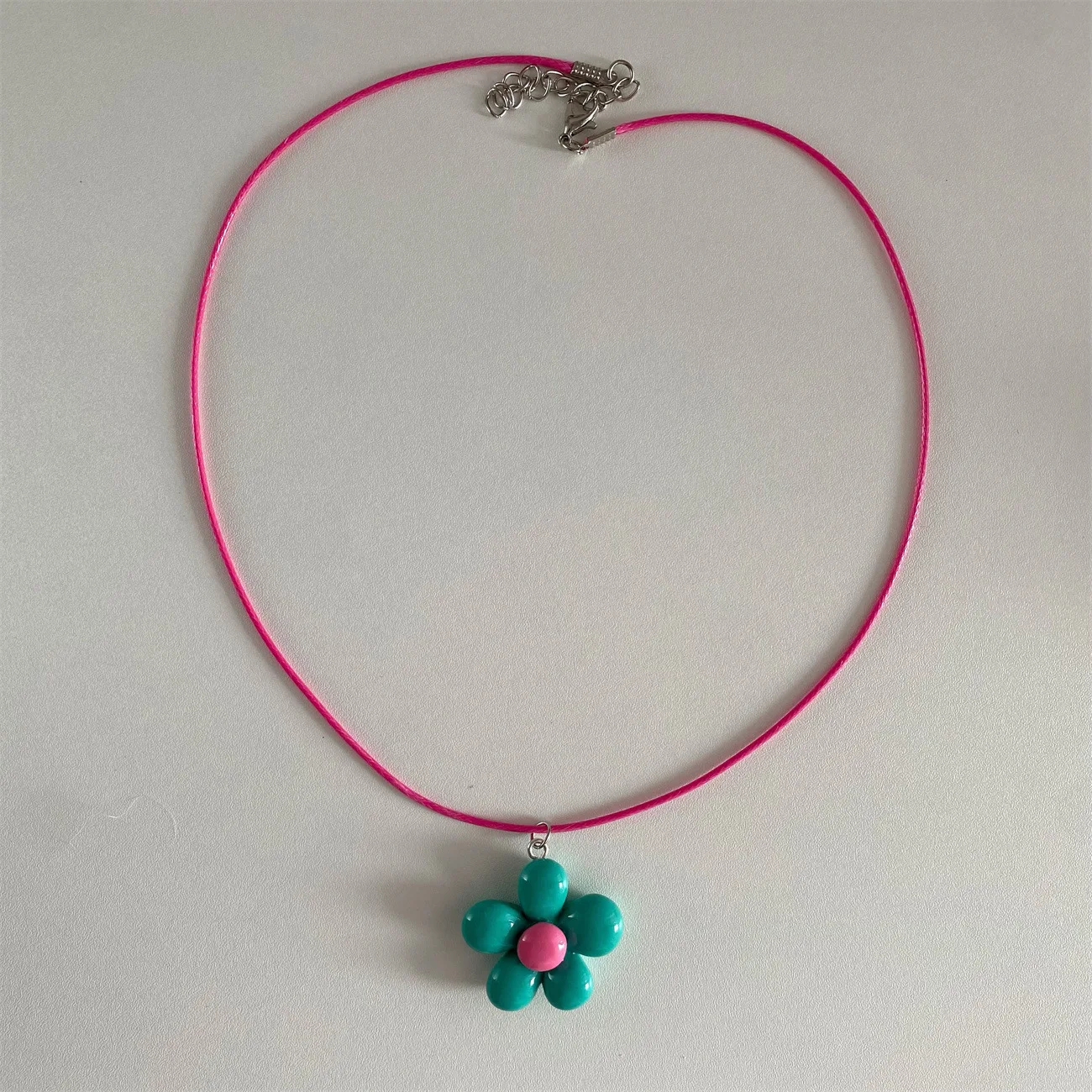 Lats Süße Bunte Blumen-Anhänger-Halskette Für Frauen Und Mädchen, Blumen-Design, Seilkette, Halsreifen, Modeschmuck, Geschenk Lats Süße Bunte Blumen-Anhänger-Halskette Für Frauen Und Mädchen, Blumen-Design, Seilkette, Halsreifen, Modeschmuck, Geschenk - Image 15