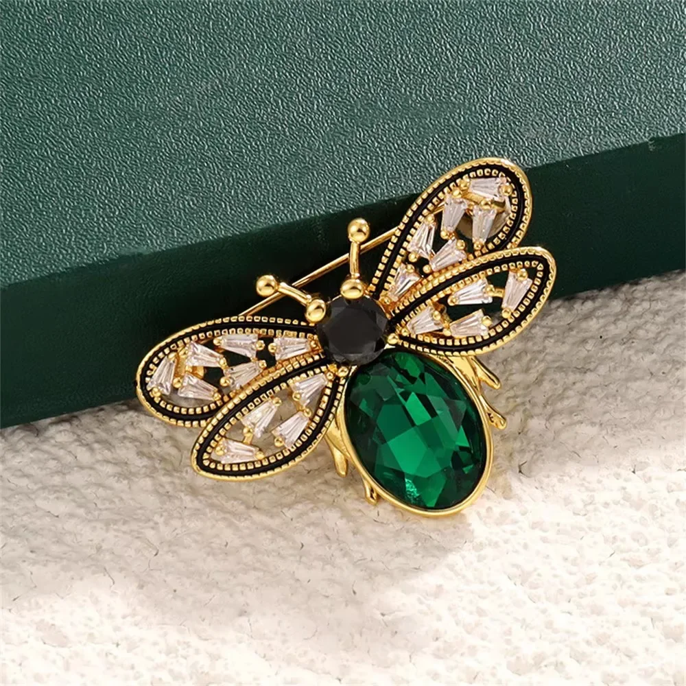 Hochwertige Grüne Kristall-Bienenbroschen Luxuriöse Strass-Insekten-Anstecknadeln Für Kragen Hut Schal Deko Modeschmuck Geschenke Hochwertige Grüne Kristall-Bienenbroschen Luxuriöse Strass-Insekten-Anstecknadeln Für Kragen Hut Schal Deko Modeschmuck Geschenke - Image 2