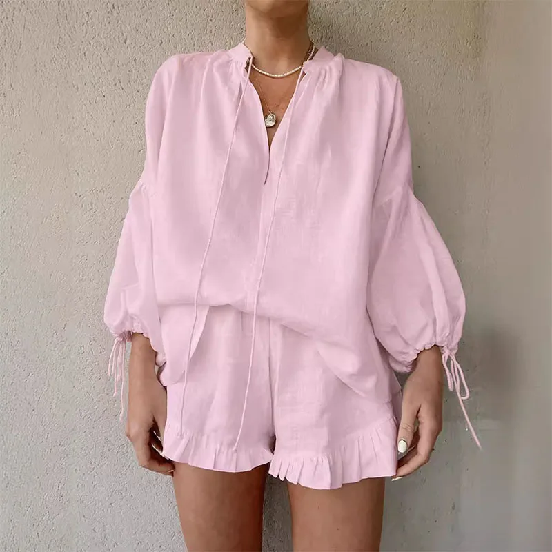 Sommer-Damenanzug 2-Teilige Sets Für Frauen, Bluse Mit Langen Puffärmeln, Lockerer V-Ausschnitt, Schnürung, Sommer-Outfits, Rüschen-Shorts, Strandsets Sommer-Damenanzug 2-Teilige Sets Für Frauen, Bluse Mit Langen Puffärmeln, Lockerer V-Ausschnitt, Schnürung, Sommer-Outfits, Rüschen-Shorts, Strandsets - Image 2