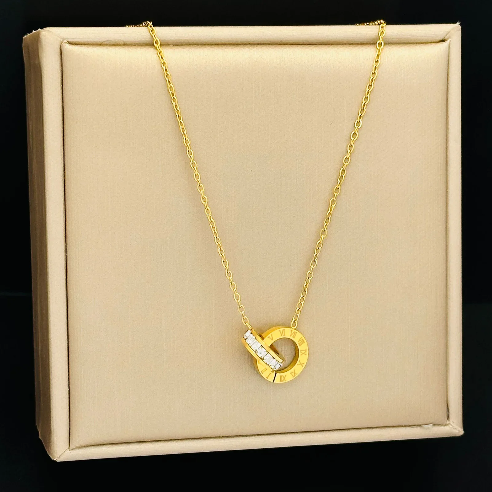 Klassische Edelstahl-Halskette Mit Römischem Digitalem Wafer-Anhänger Für Frauen, Charm-Geometrie, Runde Muschel-Chokerketten, Schmuck, Geschenke Klassische Edelstahl-Halskette Mit Römischem Digitalem Wafer-Anhänger Für Frauen, Charm-Geometrie, Runde Muschel-Chokerketten, Schmuck, Geschenke - Image 8
