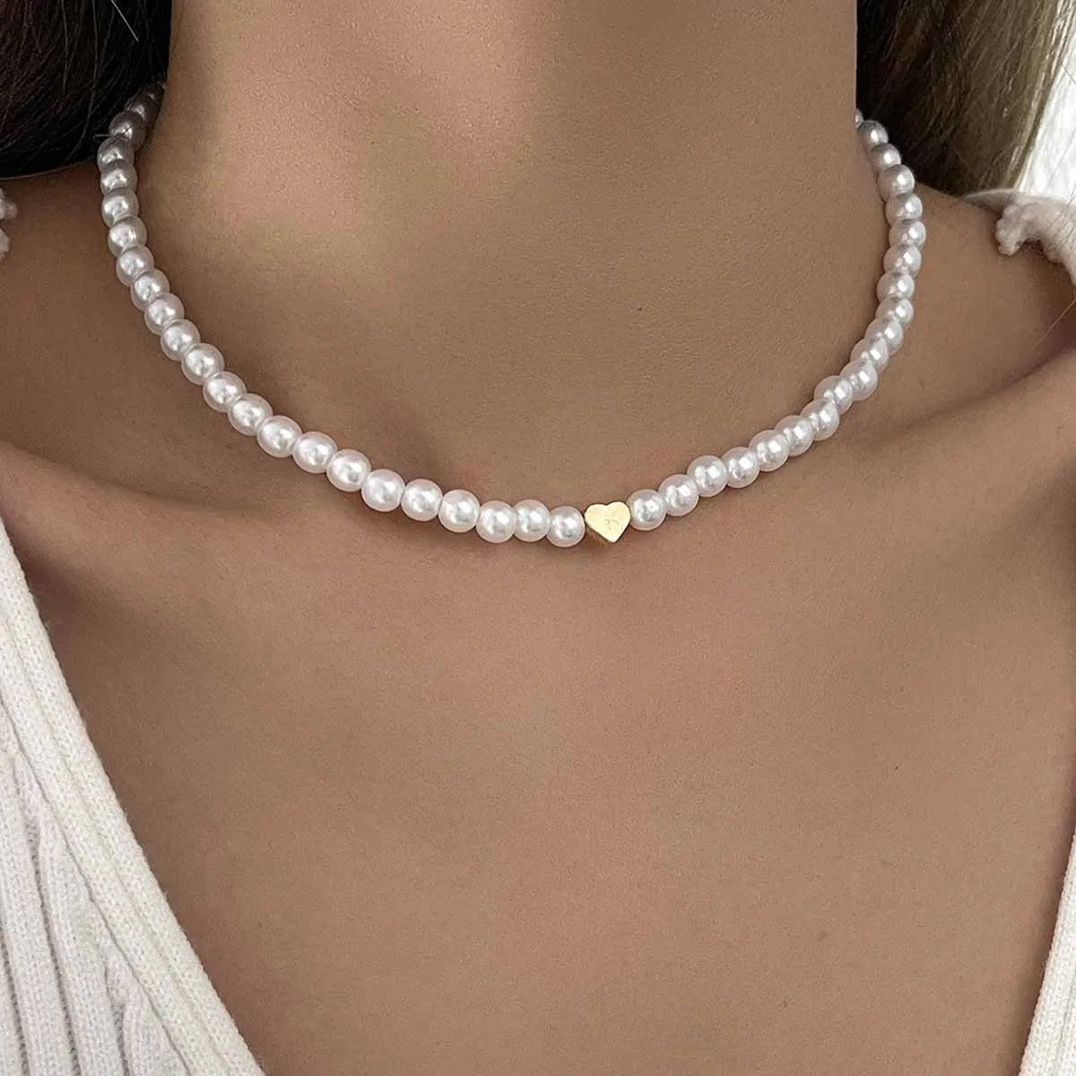 Modische Herzförmige Kunstperlen-Choker-Halskette Für Frauen Einfache Elegante Perlenkette Koreanischer Stil Party Hochzeit Schmuck Geschenke Modische Herzförmige Kunstperlen-Choker-Halskette Für Frauen Einfache Elegante Perlenkette Koreanischer Stil Party Hochzeit Schmuck Geschenke - Image 2