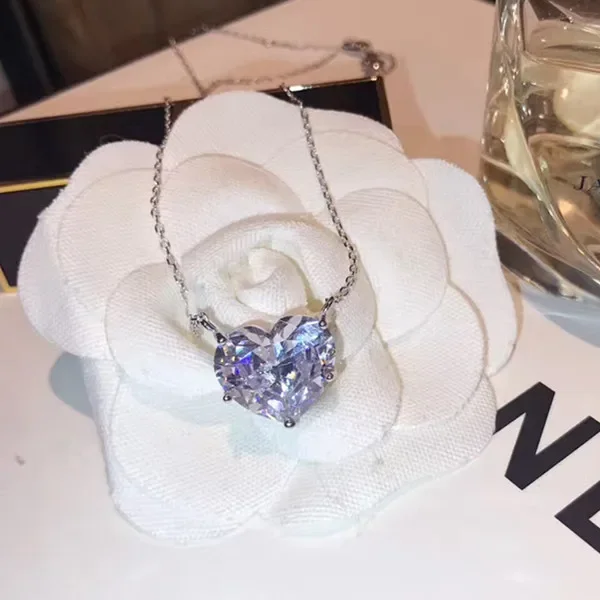 Luxus 100% 925 Sterling Silber Herz Halskette Edlen Schmuck 4Ct Weiß Sapphire Herz Anhänger Halskette Für Frauen Jahrestag Geschenk Luxus 100% 925 Sterling Silber Herz Halskette Edlen Schmuck 4Ct Weiß Sapphire Herz Anhänger Halskette Für Frauen Jahrestag Geschenk - Image 3