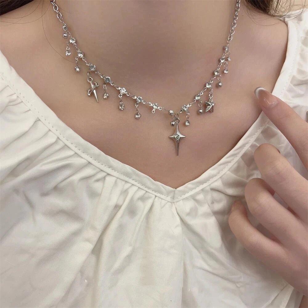 Kreuz-Halskette Mit Zirkonia Und Quaste – Y2K-Damenschmuck Kreuz-Halskette Mit Zirkonia Und Quaste – Y2K-Damenschmuck - Image 4