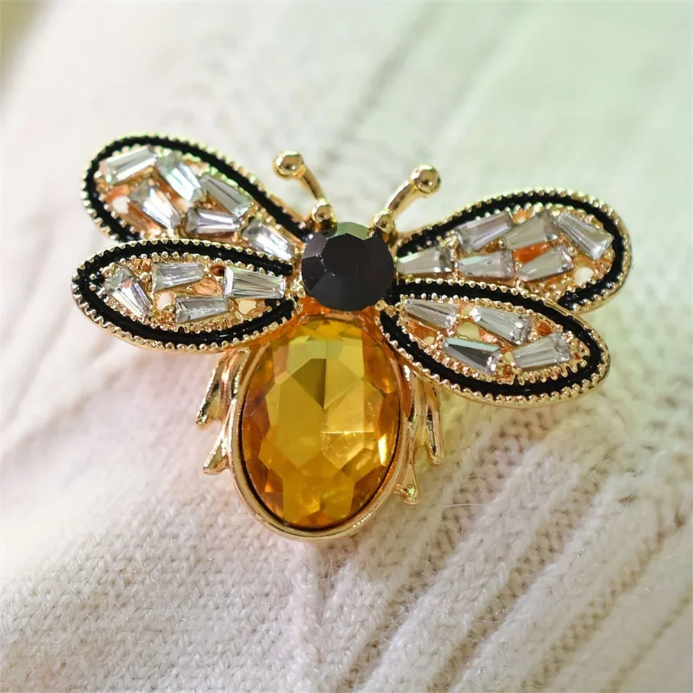 Hochwertige Grüne Kristall-Bienenbroschen Luxuriöse Strass-Insekten-Anstecknadeln Für Kragen Hut Schal Deko Modeschmuck Geschenke Hochwertige Grüne Kristall-Bienenbroschen Luxuriöse Strass-Insekten-Anstecknadeln Für Kragen Hut Schal Deko Modeschmuck Geschenke - Image 17