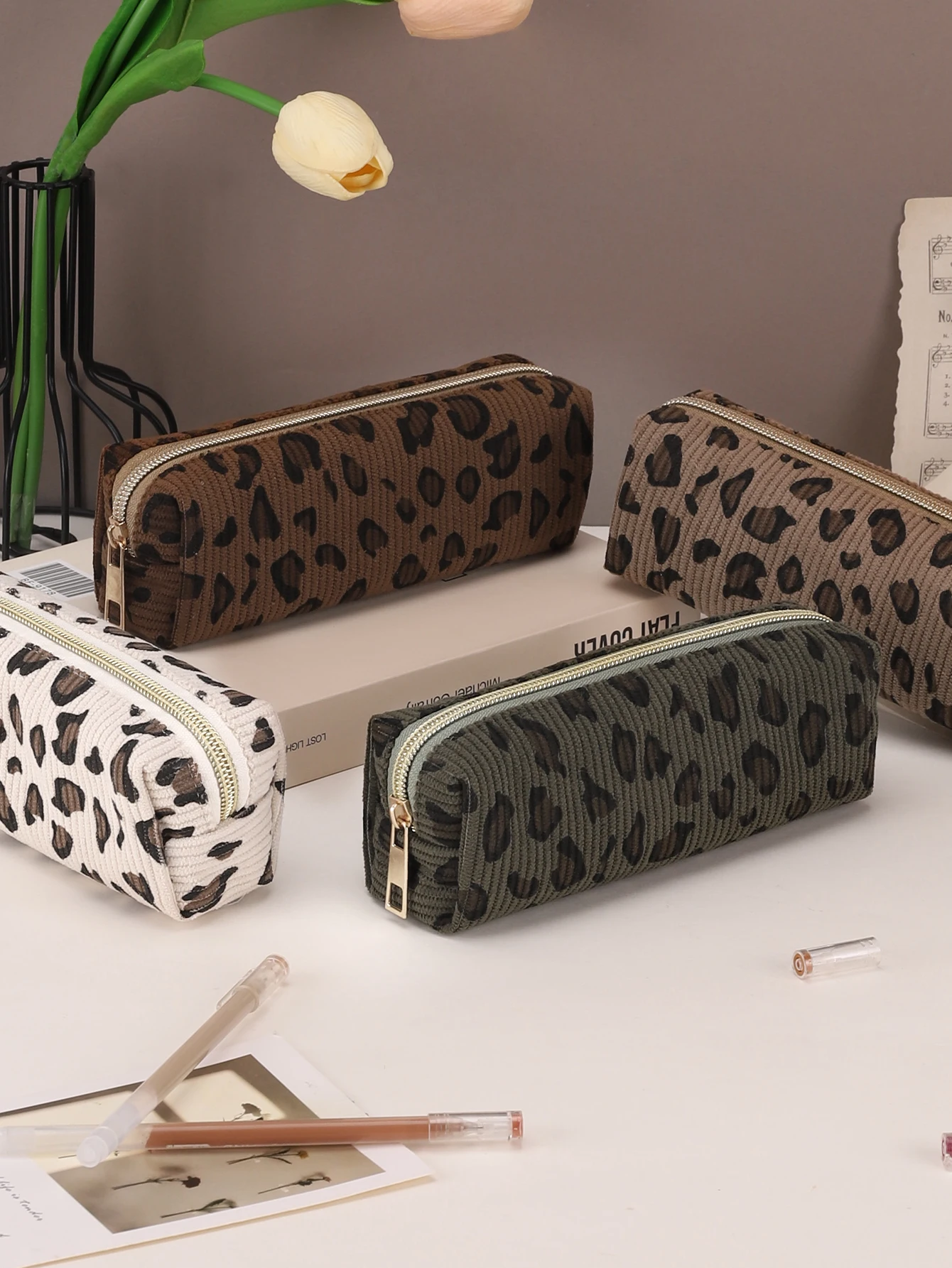 1 Stück Federmäppchen Aus Cord Mit Leopardenmuster, Nylon-Reißverschluss, Schreibwaren-Organizer, Make-Up-Reisetasche, Geschenk Für Teenager-Mädchen Zum Schulanfang 1 Stück Federmäppchen Aus Cord Mit Leopardenmuster, Nylon-Reißverschluss, Schreibwaren-Organizer, Make-Up-Reisetasche, Geschenk Für Teenager-Mädchen Zum Schulanfang - Image 3