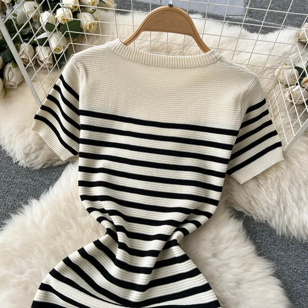 Sommer Gestreiften Strand Gestrickte Kleid O Hals Kurzen Ärmeln Chic Hotsweet Schlank Sommerkleid Streetwear Y2K Bodycon Midi Kleid Sommer Gestreiften Strand Gestrickte Kleid O Hals Kurzen Ärmeln Chic Hotsweet Schlank Sommerkleid Streetwear Y2K Bodycon Midi Kleid - Image 2
