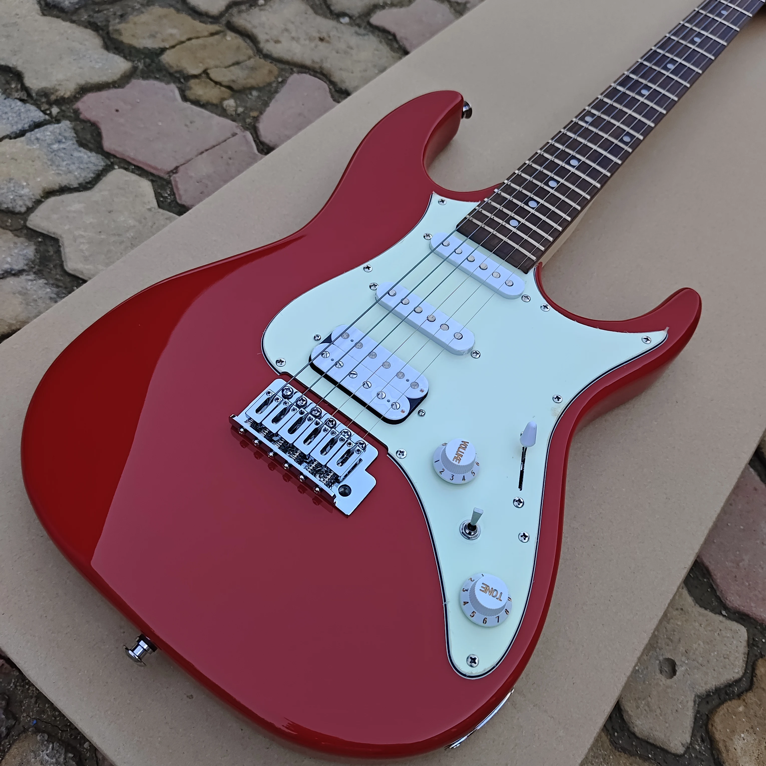 E-Gitarre Mit 9 Klangfarbenwechseln, Rot, Silberne Hardware E-Gitarre Mit 9 Klangfarbenwechseln, Rot, Silberne Hardware - Image 3