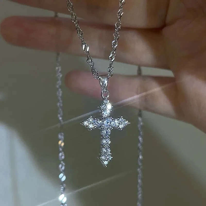 Glänzende Kristall Zirkon Kreuz Anhänger Halskette Für Frauen Mädchen Punk Silber Farbe Dünne Kette Halskette Partei Schmuck Geburtstag Geschenk Glänzende Kristall Zirkon Kreuz Anhänger Halskette Für Frauen Mädchen Punk Silber Farbe Dünne Kette Halskette Partei Schmuck Geburtstag Geschenk