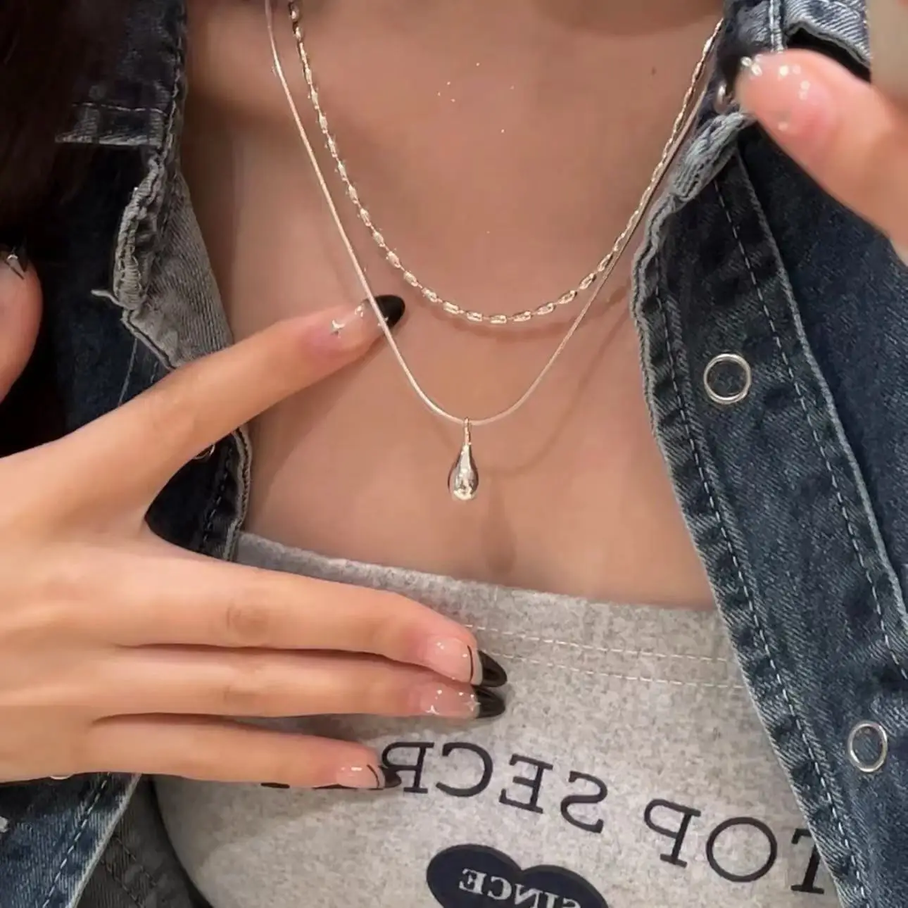 Neue Silber Einfache Design Tropfen Anhänger Halskette Für Frauen Doppel Kragen Kette Mode Edlen Schmuck Geschenke Lange Layered Halskette Neue Silber Einfache Design Tropfen Anhänger Halskette Für Frauen Doppel Kragen Kette Mode Edlen Schmuck Geschenke Lange Layered Halskette - Image 5
