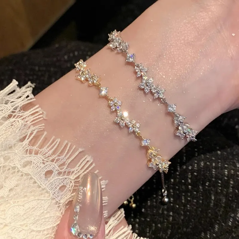 Glitzerndes Zirkon-Kirschblüten-Armband Für Damen, Luxuriöses, Glänzendes, Verstellbares Blumenarmband, Schmuckgeschenk, Modeaccessoire Glitzerndes Zirkon-Kirschblüten-Armband Für Damen, Luxuriöses, Glänzendes, Verstellbares Blumenarmband, Schmuckgeschenk, Modeaccessoire