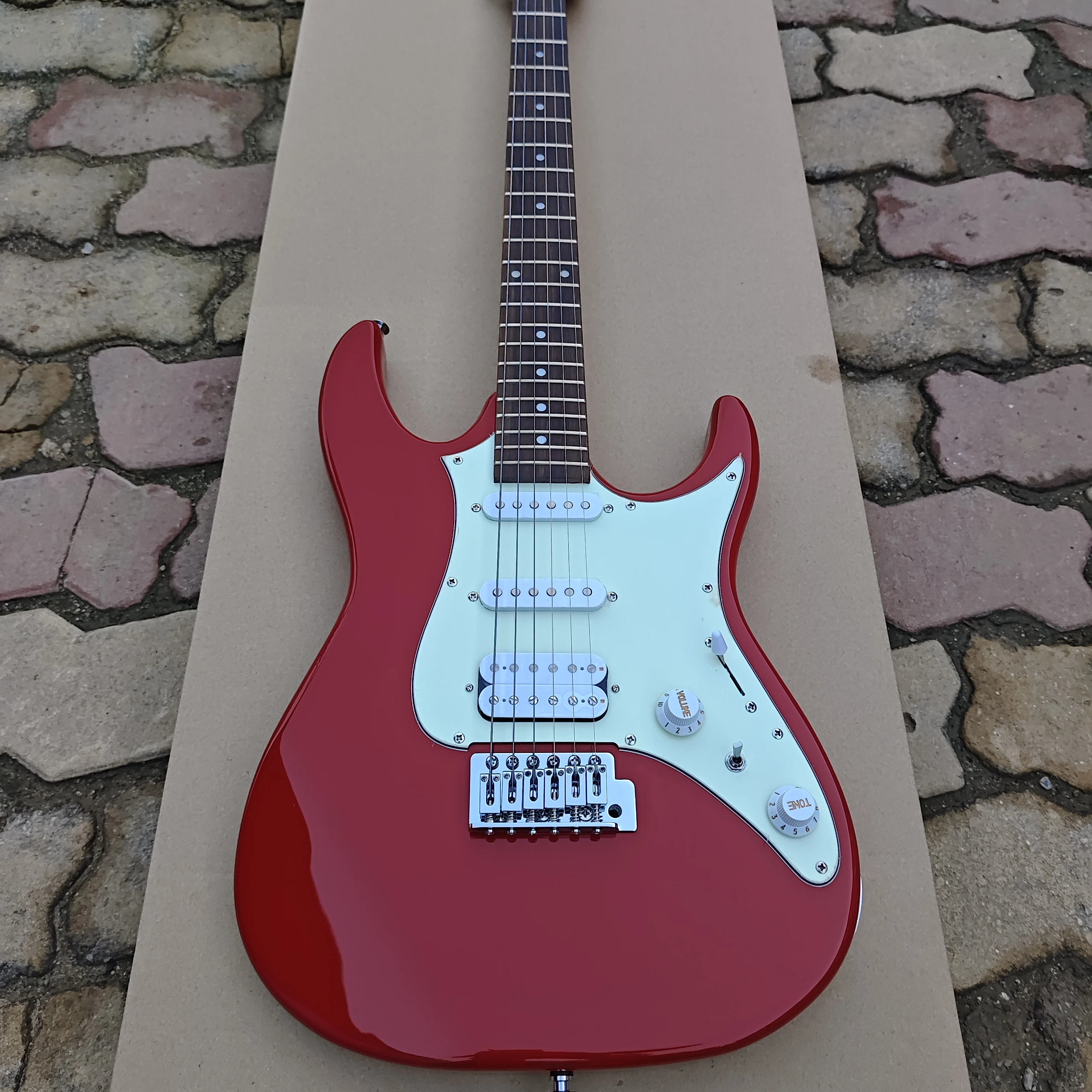 E-Gitarre Mit 9 Klangfarbenwechseln, Rot, Silberne Hardware E-Gitarre Mit 9 Klangfarbenwechseln, Rot, Silberne Hardware
