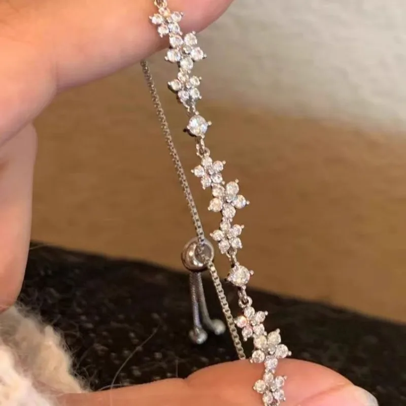 Glitzerndes Zirkon-Kirschblüten-Armband Für Damen, Luxuriöses, Glänzendes, Verstellbares Blumenarmband, Schmuckgeschenk, Modeaccessoire Glitzerndes Zirkon-Kirschblüten-Armband Für Damen, Luxuriöses, Glänzendes, Verstellbares Blumenarmband, Schmuckgeschenk, Modeaccessoire - Image 4