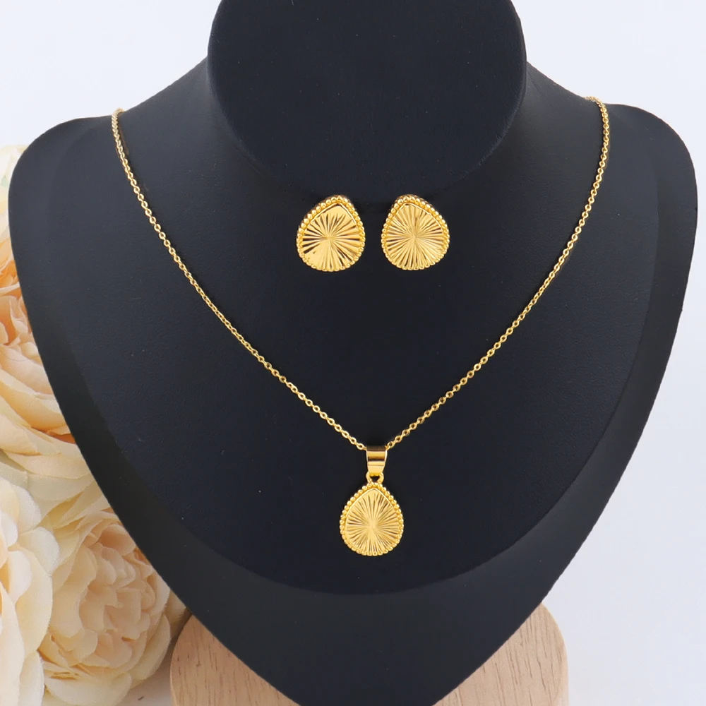 Vintage-Halsketten Für Damen, Goldfarben, Edelstahl-Anhänger, Ovale Halskette, Ohrringe, Ästhetischer Hochzeitsschmuck, Sommer-Schmuck, Geschenk Für Beste Freundinnen Vintage-Halsketten Für Damen, Goldfarben, Edelstahl-Anhänger, Ovale Halskette, Ohrringe, Ästhetischer Hochzeitsschmuck, Sommer-Schmuck, Geschenk Für Beste Freundinnen