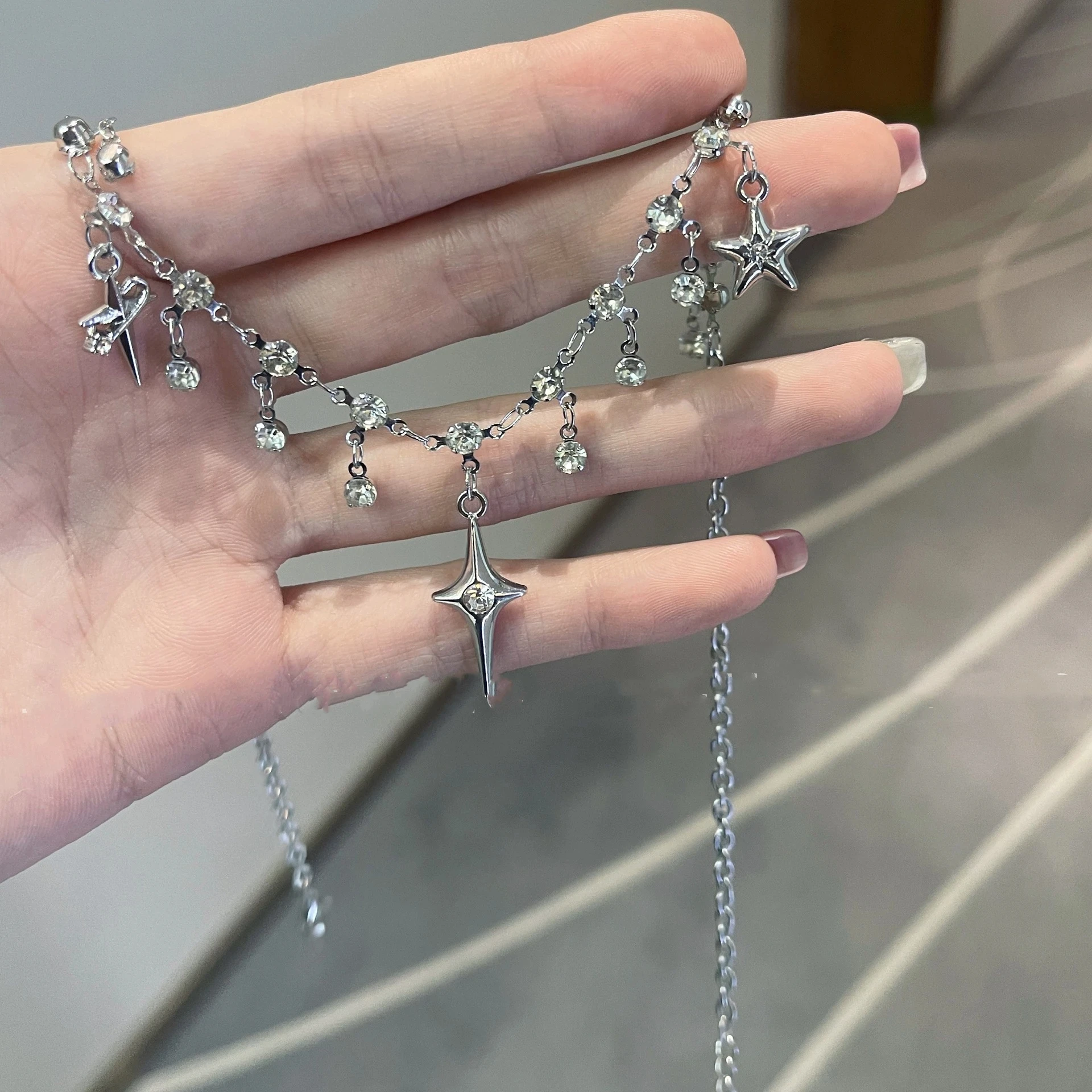 Kreuz-Halskette Mit Zirkonia Und Quaste – Y2K-Damenschmuck Kreuz-Halskette Mit Zirkonia Und Quaste – Y2K-Damenschmuck - Image 5