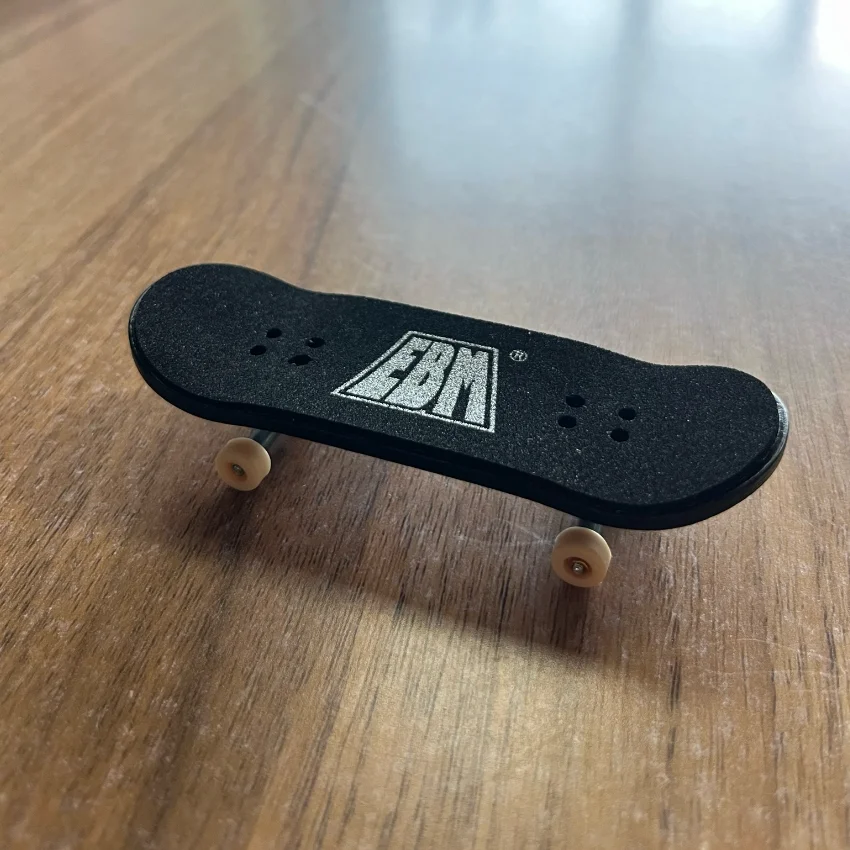 Professionelles Mini-Skateboard Aus Holz, Komplettes Finger-Skateboard Aus Ahorn, 32 Mm, 34 Mm, Perfektes Sammlerspielzeug, Geschenk Für Kinder Und Jugendliche Professionelles Mini-Skateboard Aus Holz, Komplettes Finger-Skateboard Aus Ahorn, 32 Mm, 34 Mm, Perfektes Sammlerspielzeug, Geschenk Für Kinder Und Jugendliche - Image 6