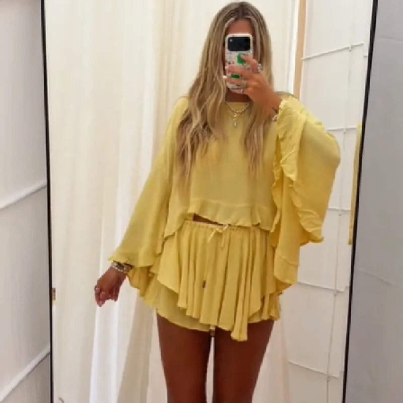 Damen Boho Zweiteiler Outfit Rüschen-Bluse Mit Ausgestellten Ärmeln Hochtaillierte Shorts Set Sommer Casual Strandmode Urlaubs-Dating-Outfit Damen Boho Zweiteiler Outfit Rüschen-Bluse Mit Ausgestellten Ärmeln Hochtaillierte Shorts Set Sommer Casual Strandmode Urlaubs-Dating-Outfit