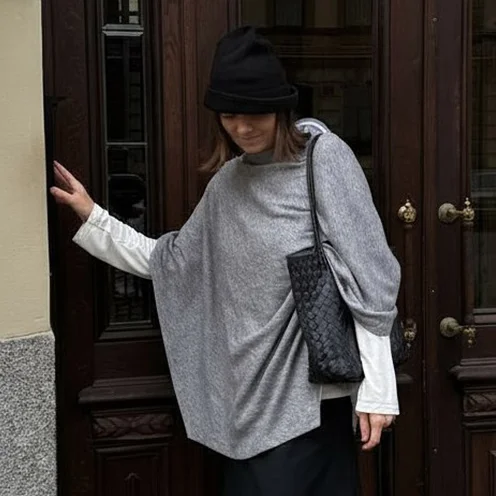 Eleganter Grauer Damenanzug Mit V-Ausschnitt, Kurzarmhemd, Schal Und Unregelmäßigem Saum, Langer Rock – Neues Lässiges Streetwear-Herbstoutfit 2026 Eleganter Grauer Damenanzug Mit V-Ausschnitt, Kurzarmhemd, Schal Und Unregelmäßigem Saum, Langer Rock – Neues Lässiges Streetwear-Herbstoutfit 2026 - Image 3