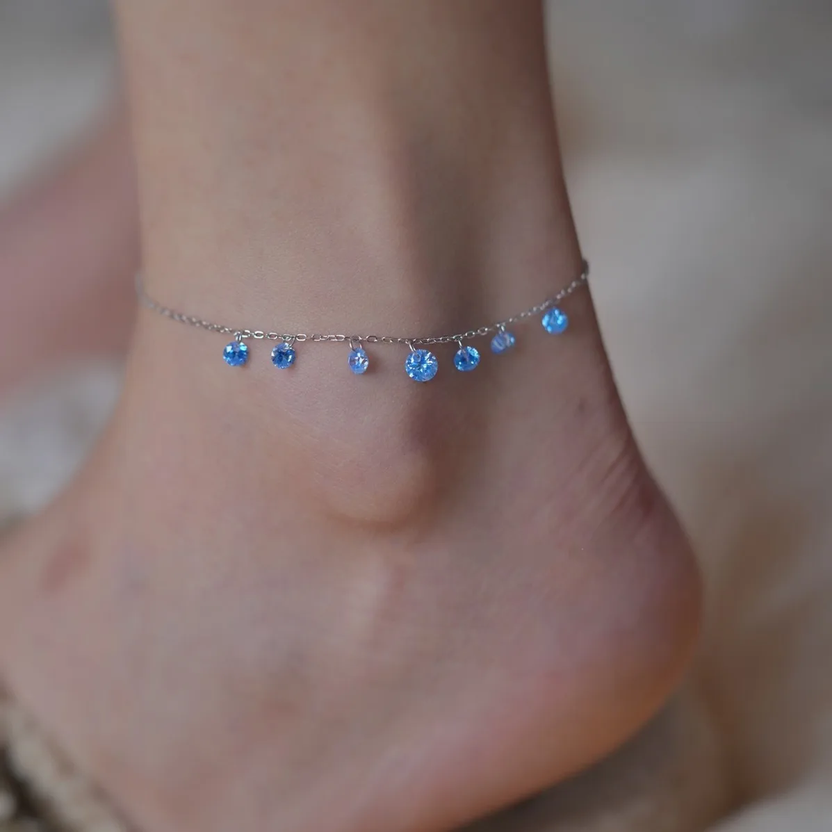925Er Sterlingsilber Fußkettchen, Zierliche Blaue Zirkonia-Kette, Dünn, Verstellbar, Glitzernd, Sommerschmuck, Geschenk Für Damen 925Er Sterlingsilber Fußkettchen, Zierliche Blaue Zirkonia-Kette, Dünn, Verstellbar, Glitzernd, Sommerschmuck, Geschenk Für Damen - Image 5