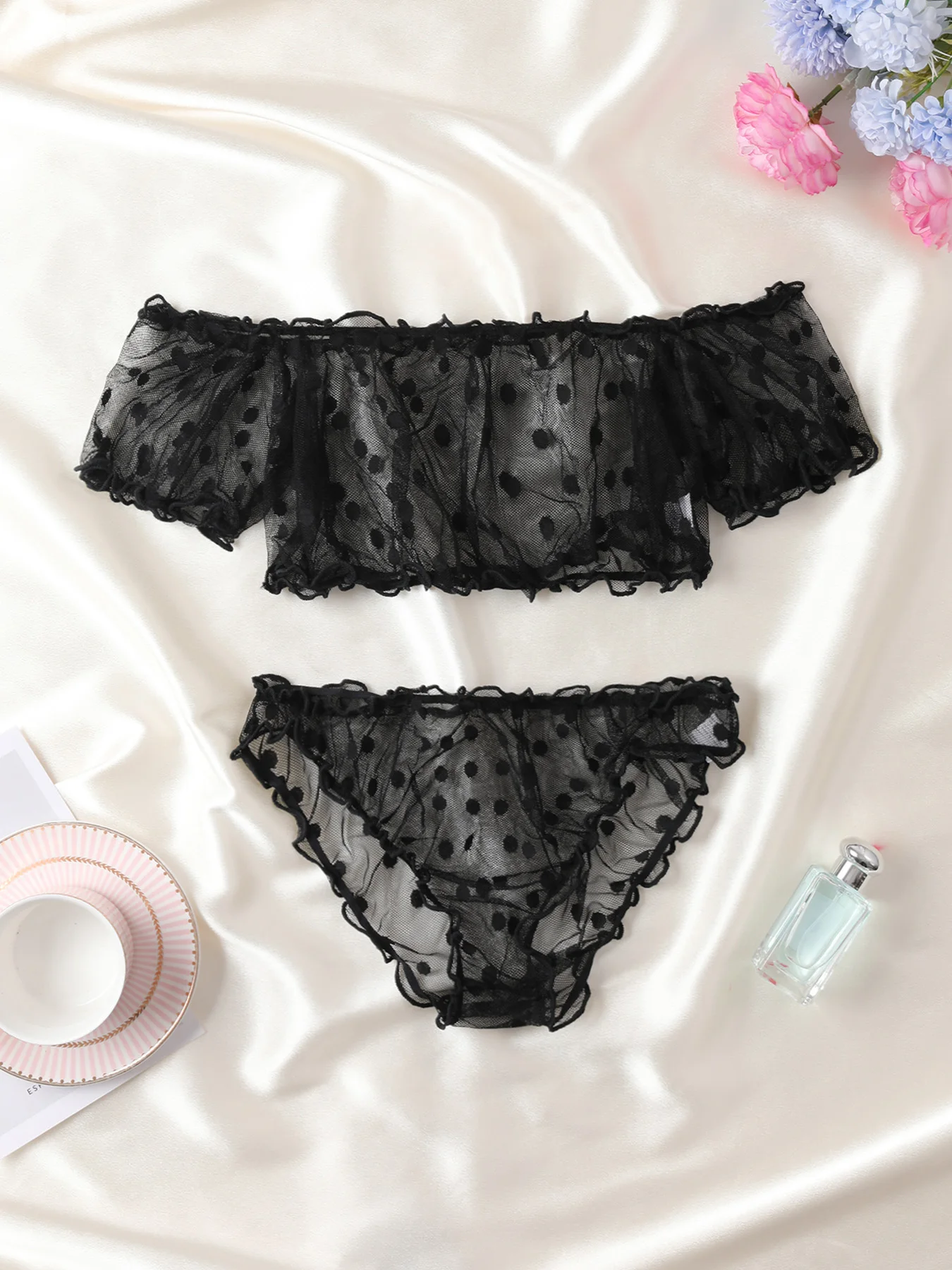 Sexy Frauen Unterwäsche Spitze Punkte Draht Freies Dessous Set Off-Schulter Kleine Brust Bralette + Tanga Beachwear Transparent Mesh Bh Set Sexy Frauen Unterwäsche Spitze Punkte Draht Freies Dessous Set Off-Schulter Kleine Brust Bralette + Tanga Beachwear Transparent Mesh Bh Set