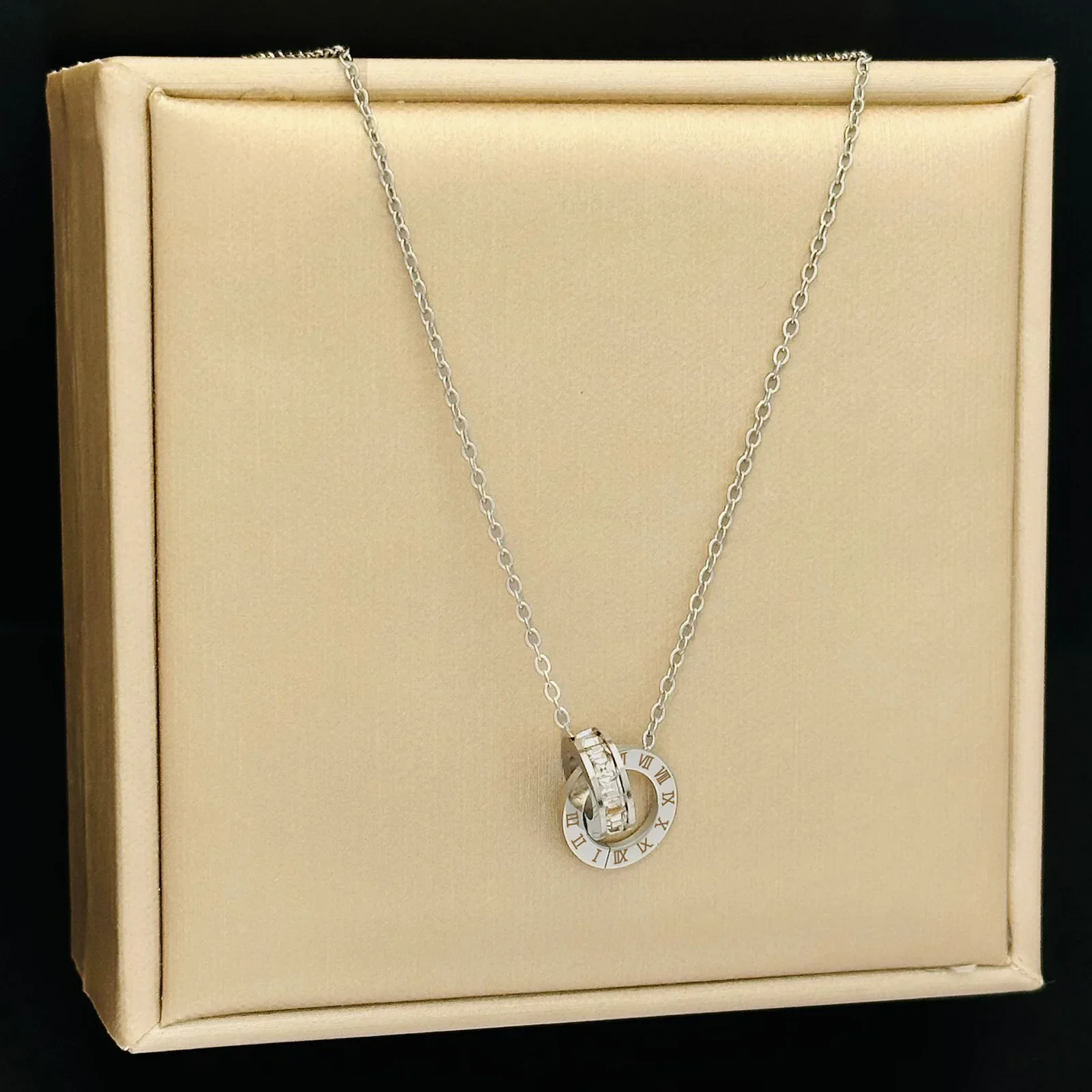 Klassische Edelstahl-Halskette Mit Römischem Digitalem Wafer-Anhänger Für Frauen, Charm-Geometrie, Runde Muschel-Chokerketten, Schmuck, Geschenke Klassische Edelstahl-Halskette Mit Römischem Digitalem Wafer-Anhänger Für Frauen, Charm-Geometrie, Runde Muschel-Chokerketten, Schmuck, Geschenke - Image 10