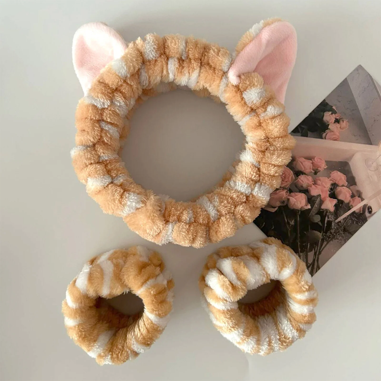 Niedliches Haarband mit Katzenohren und Armbändern, Plüsch-Stirnband zum Waschen des Gesichts, geeignet für Frauen und Männer, lässige Kopfbedeckung für zu Hause – Bild 5