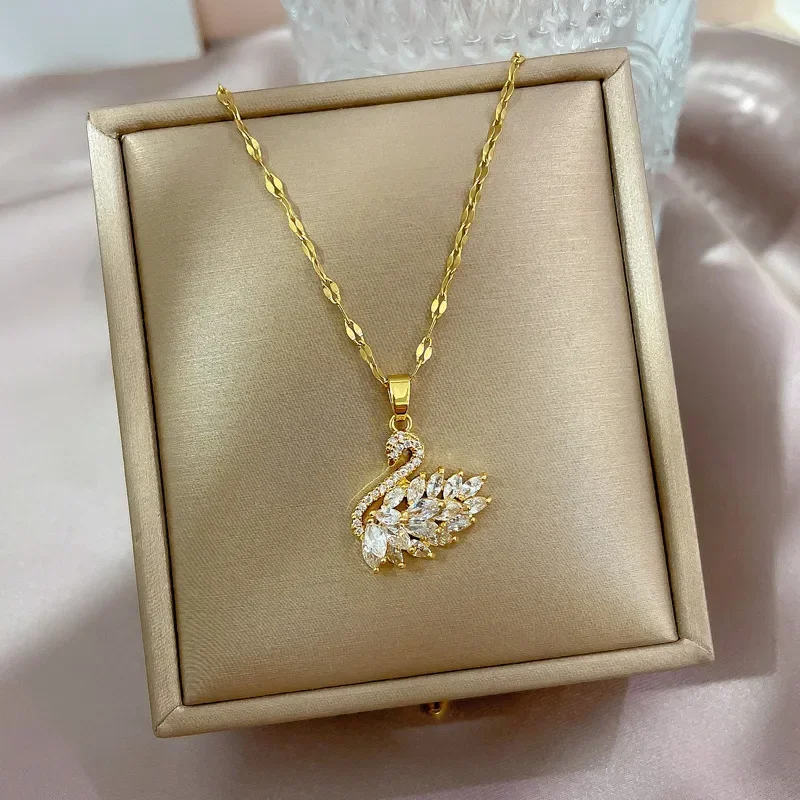 Neue Exquisite Voller Kristall Rosa Schwan Anhänger Halskette Für Frauen Luxus Gold Farbe Edelstahl Kragen Korea Schmuck Farbecht Neue Exquisite Voller Kristall Rosa Schwan Anhänger Halskette Für Frauen Luxus Gold Farbe Edelstahl Kragen Korea Schmuck Farbecht - Image 6