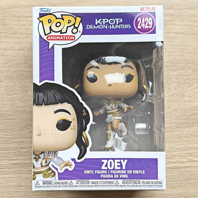 Funko Pop! Huntr/X K-Pop Dämonenjäger Zoey # 2429 Original Vinyl-Figur Anime Sammlerstück Modell Desktop-Ornament Geschenk Für Fans Funko Pop! Huntr/X K-Pop Dämonenjäger Zoey # 2429 Original Vinyl-Figur Anime Sammlerstück Modell Desktop-Ornament Geschenk Für Fans