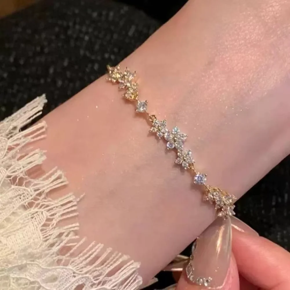 Armband Aus Zinklegierung, Funkelndes Zirkon-Blumenarmband, Handgefertigtes Armband Aus Legierung Für Den Täglichen Gebrauch, Modeaccessoire, Party Armband Aus Zinklegierung, Funkelndes Zirkon-Blumenarmband, Handgefertigtes Armband Aus Legierung Für Den Täglichen Gebrauch, Modeaccessoire, Party - Image 4