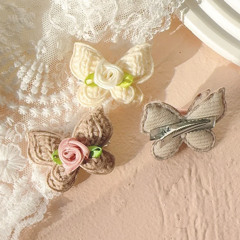 4 Stücke Süße Und Niedliche Kinder Haar Clip Wolle Stricken Kopfbedeckungen Handgemachte Häkeln Schmetterling Legierung Kinder Haarnadeln Großhandel 4 Stücke Süße Und Niedliche Kinder Haar Clip Wolle Stricken Kopfbedeckungen Handgemachte Häkeln Schmetterling Legierung Kinder Haarnadeln Großhandel - Image 4
