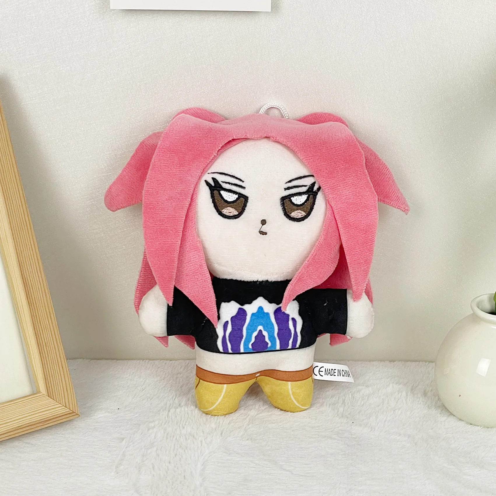 Neue, Angesagte Anime-Hunter-Plüschfigur: Süßer Lila Tiger Mit Schwarzem Hut, Elster Mit 3 Augen, Monsterjäger-Mädchen-Gruppe, Stofftier Für Fans Als Geschenk Neue, Angesagte Anime-Hunter-Plüschfigur: Süßer Lila Tiger Mit Schwarzem Hut, Elster Mit 3 Augen, Monsterjäger-Mädchen-Gruppe, Stofftier Für Fans Als Geschenk - Image 4