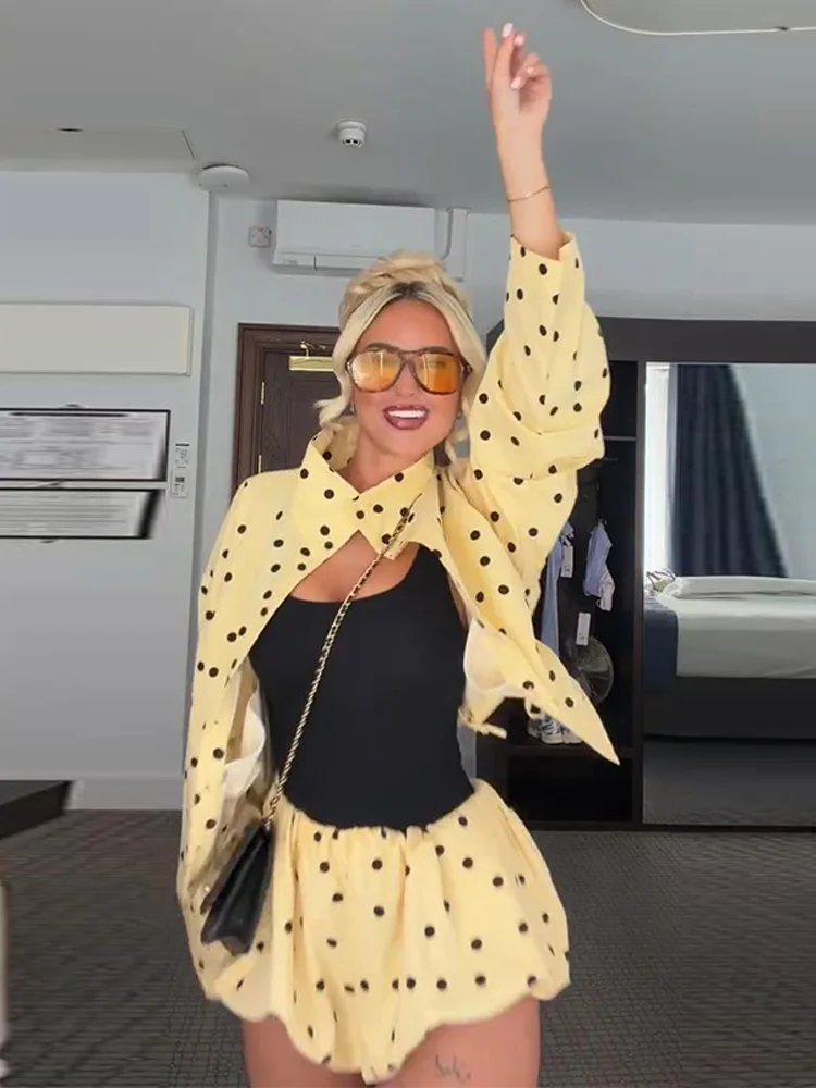 Elegantes Polka-Dot Damen 2-Teiliges Set Hochgeschlossene Jacke Mit Ausschnitt Und Langen Ärmeln Kurze Hose Damen 2026 Sommer Neue Frauen-Outfits Elegantes Polka-Dot Damen 2-Teiliges Set Hochgeschlossene Jacke Mit Ausschnitt Und Langen Ärmeln Kurze Hose Damen 2026 Sommer Neue Frauen-Outfits