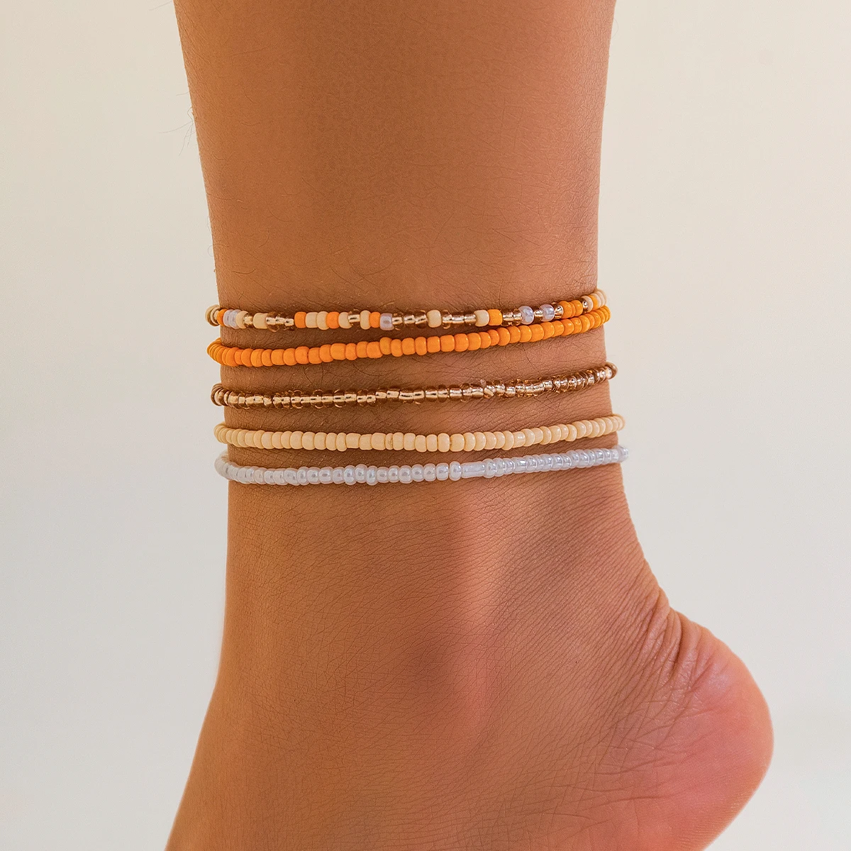Ingemark Boho-Fußkettchen-Set Mit Bunten Rocailles Für Damen, Sommer, Strand, Schlichtes Elastisches Kettenarmband, Barfuß-Knöchel Am Bein, Schmuck Ingemark Boho-Fußkettchen-Set Mit Bunten Rocailles Für Damen, Sommer, Strand, Schlichtes Elastisches Kettenarmband, Barfuß-Knöchel Am Bein, Schmuck - Image 2